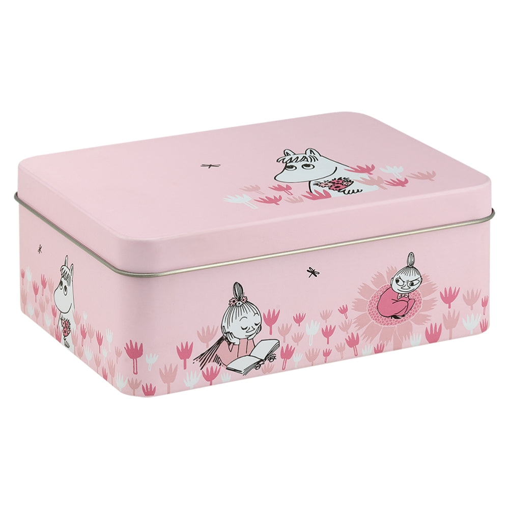 Puszka Migotka i Mała Mi w ogrodzie Muurla