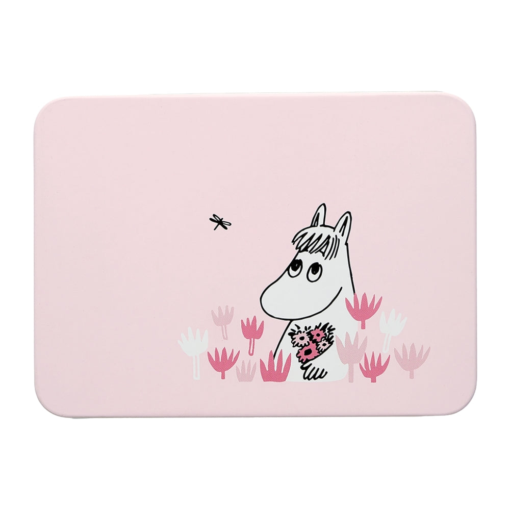 Puszka Migotka i Mała Mi w ogrodzie Muurla