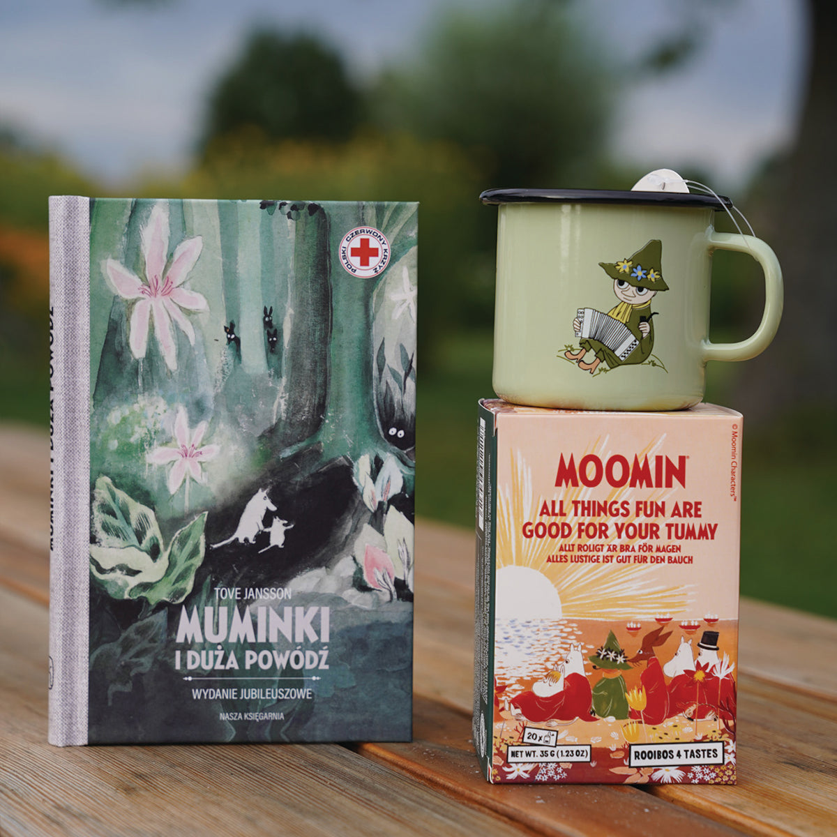 Zestaw 3-el. kubek emaliowany 250ml Włóczykij Muurla + książka Muminki i duża powódź Nasza Księgarnia + Herbata w torebkach Nordqvist