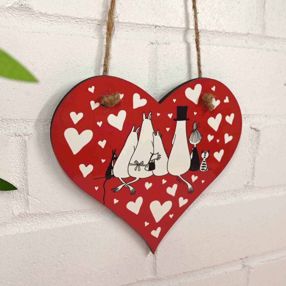 Drewniana zawieszka na drzwi Love Family - The Official Moomin Shop