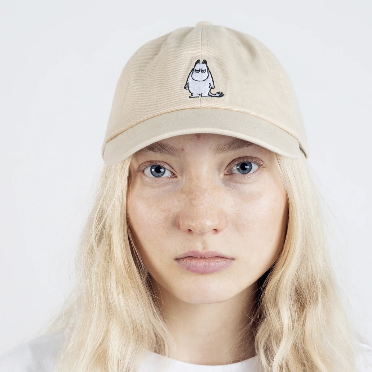 Czapka Niezadowolony Muminek (kremowy) NordicBuddies