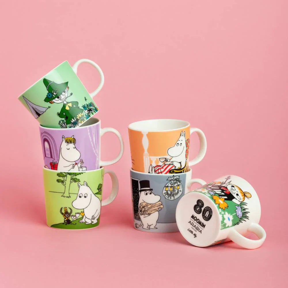 Książka Muminki Drzwi są zawsze otwarte i kubek 300ml Włóczykij Moomin Arabia