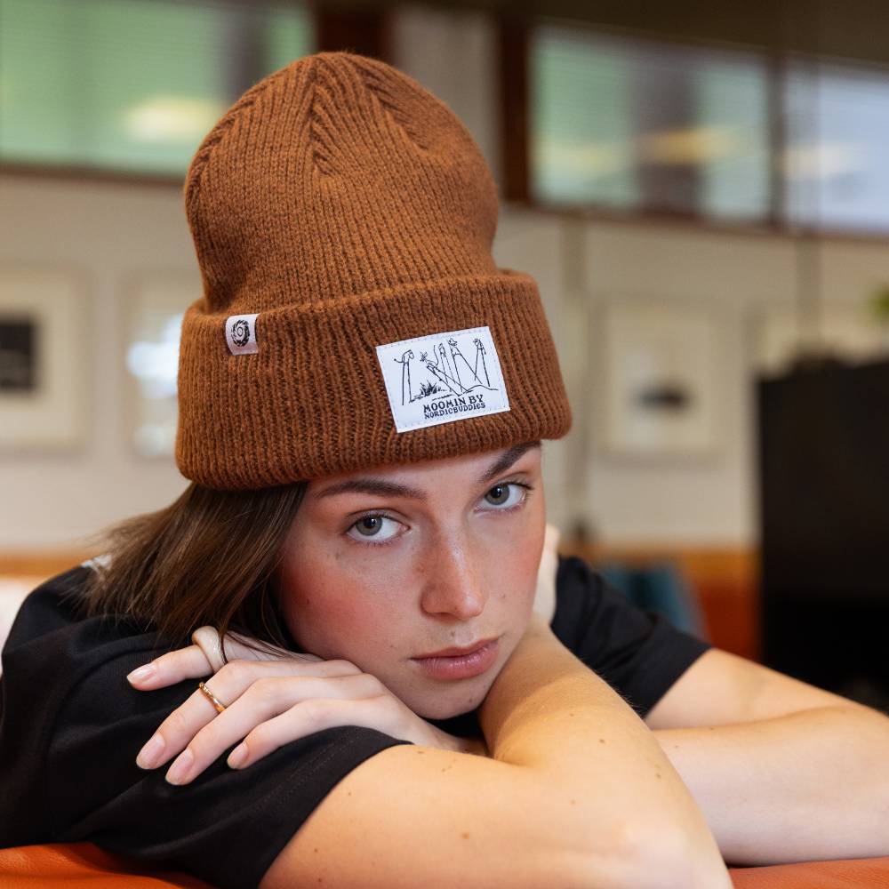 Czapka Kometa nad Doliną Muminków (brąz) NordicBuddies