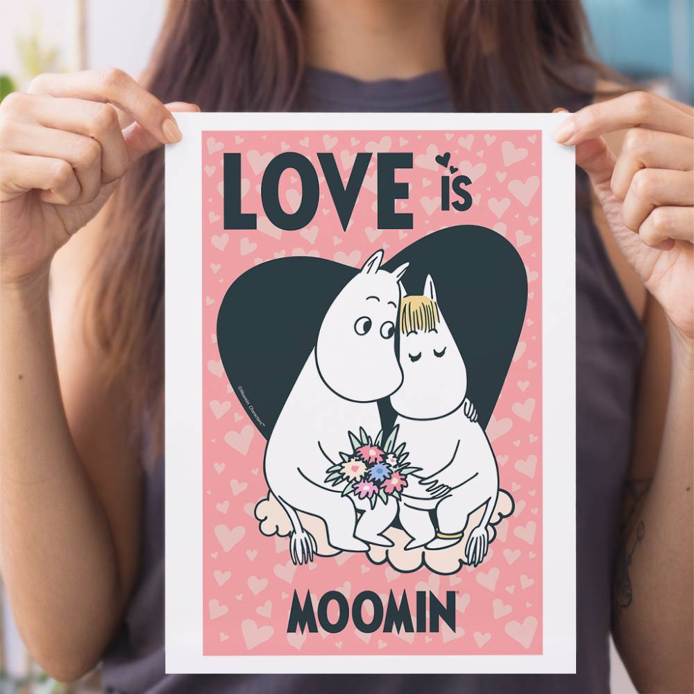 Plakat A4 Przytulone Muminki- The Official Moomin Shop
